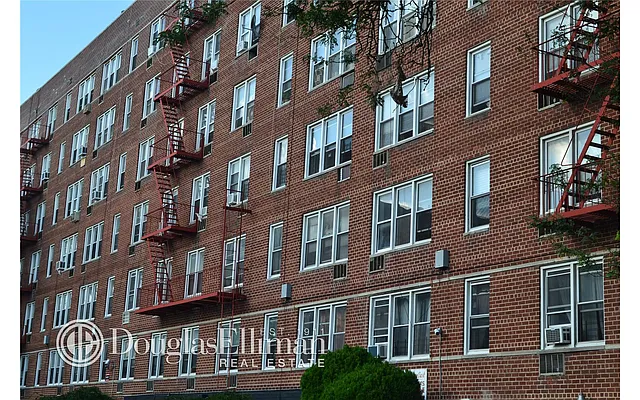 Sold by Douglas Elliman | media 23