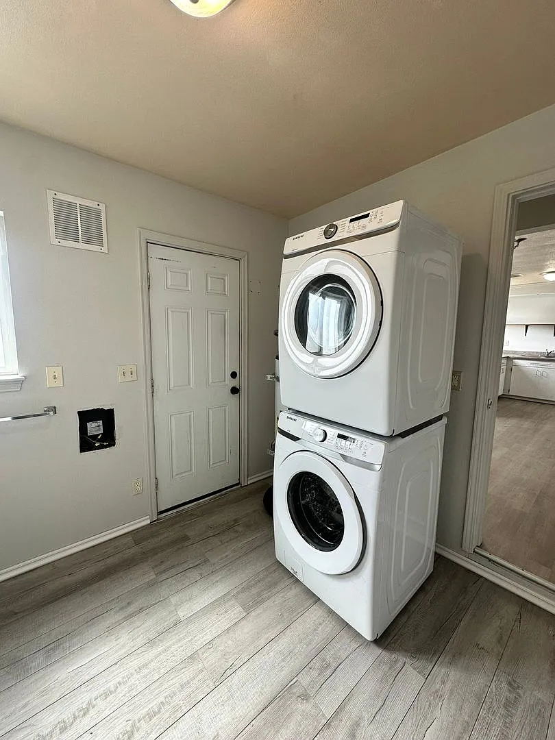 ** 3-Bedroom ~ Upgraded ~ House for Rent in Sought After East Wenatchee ** — Photo 4