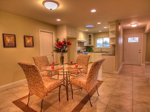 Dining Room/Kitchen