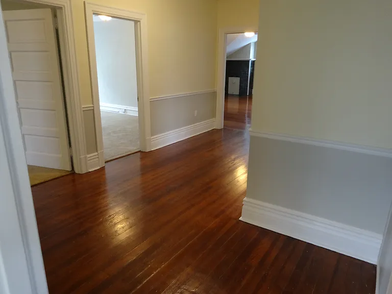 220 Graham St — Photo 28