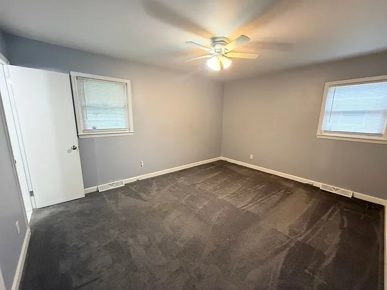 1904 Windsor Dr — Photo 16