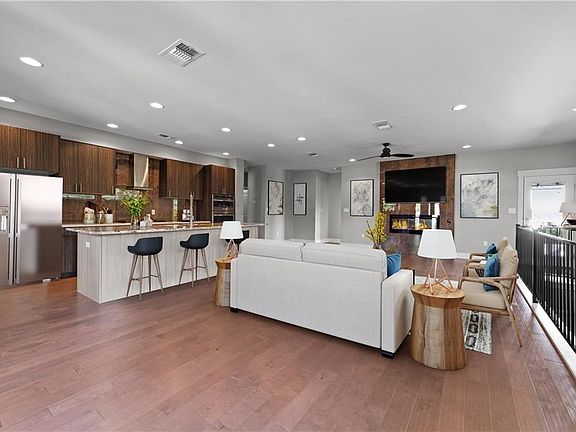 5th image of 600 Whispering Hollow Cir