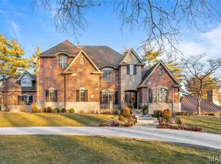 24 Williamsburg Estates Dr, Saint Louis, MO