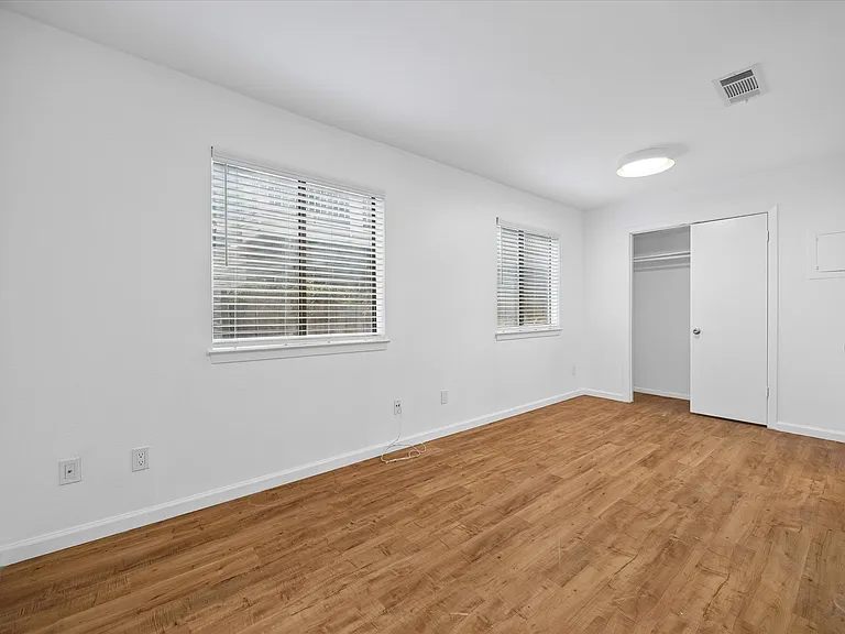 1214 Baylor St #103 — Photo 8
