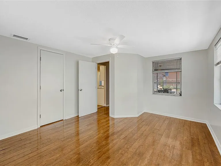 7804 Niagara Dr — Photo 8