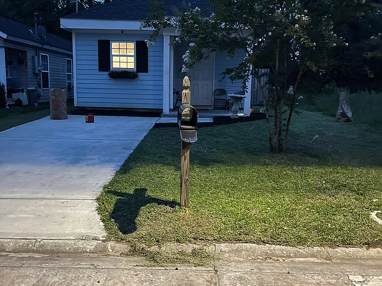 1207 Elliott Ave — Photo 4