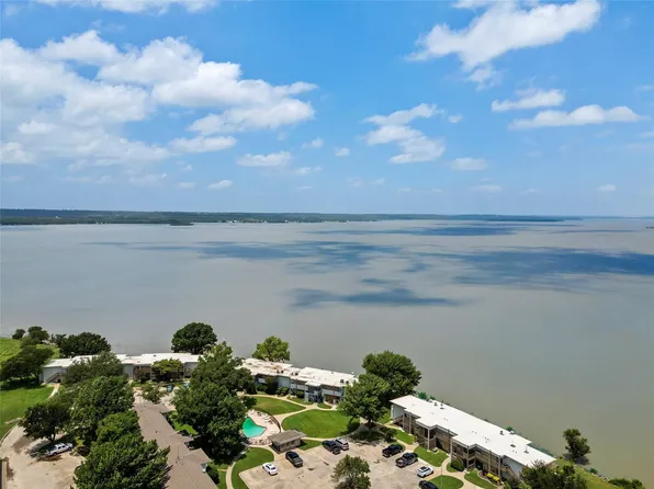 109 Harbor Dr Unit 105, Runaway Bay, TX 76426