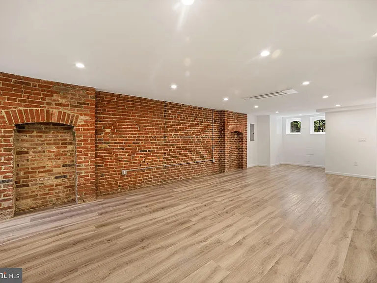 1215 S St NW #B — Photo 6