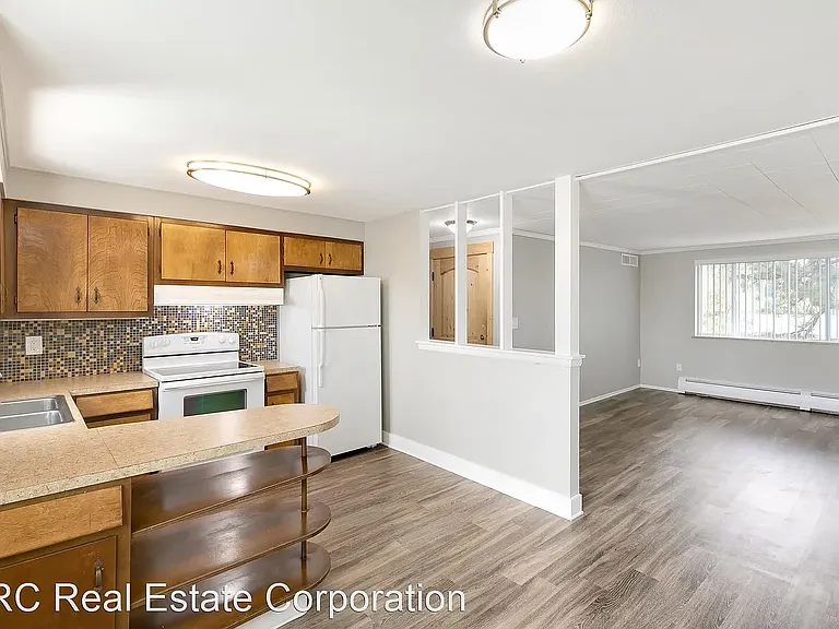 COTTONWOOD APARTMENTS — Photo 33