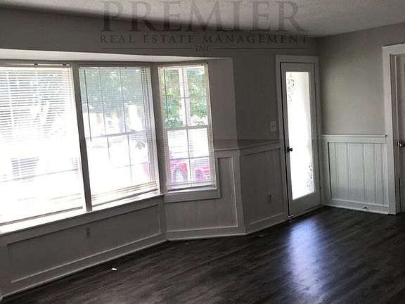 5th image of 402 W Front St