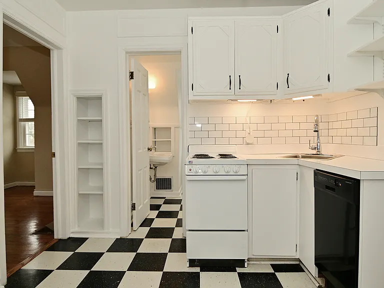 3775 E Thompson Rd — Photo 33
