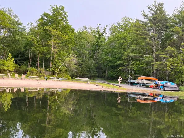 16 Fairway Drive, Highland Lake, NY 12743