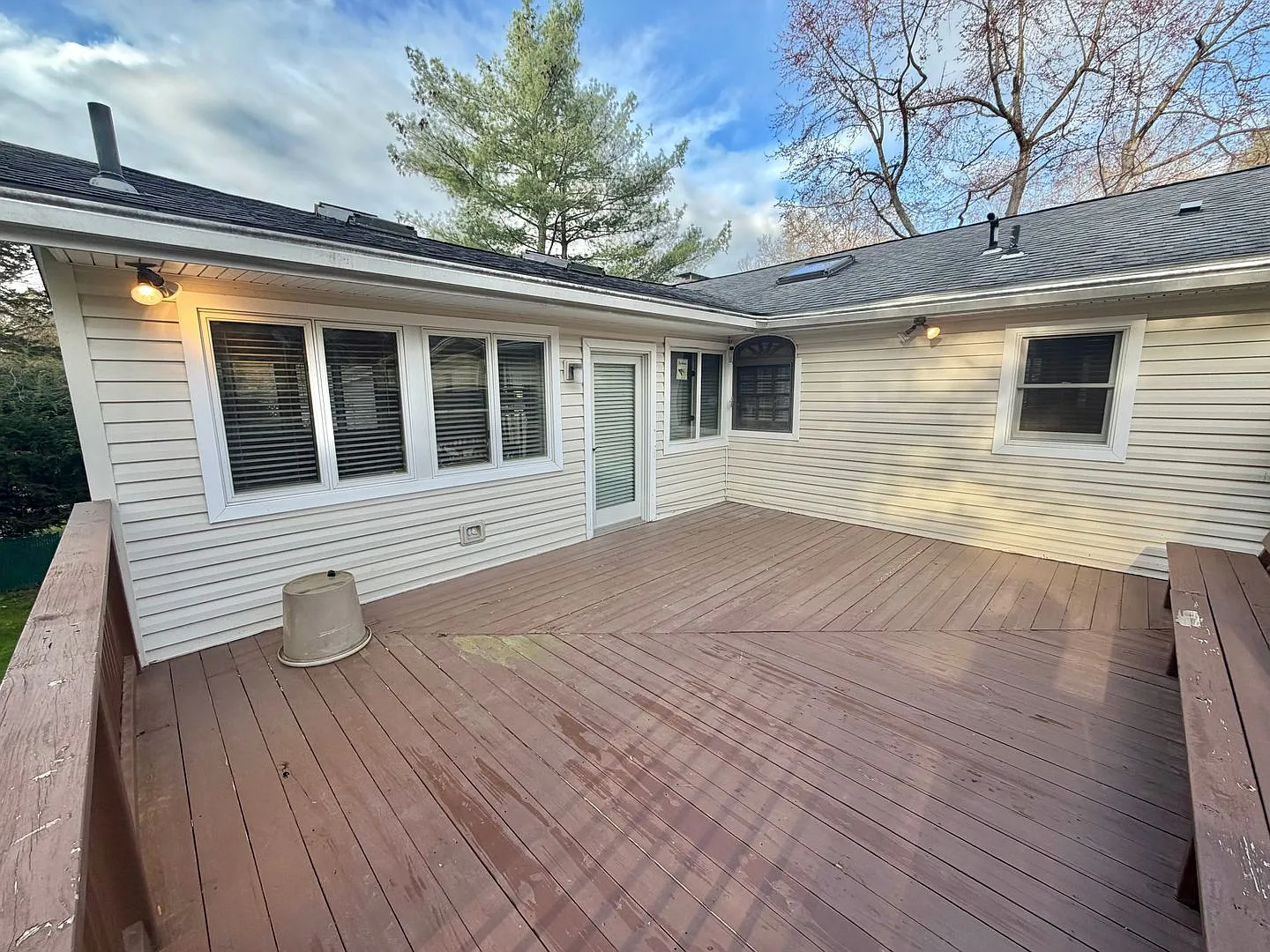 New Priced - Gorgeous Newly Renovated 4 Br, 3 Ba Home In Quiet Neighborhood — Photo 3