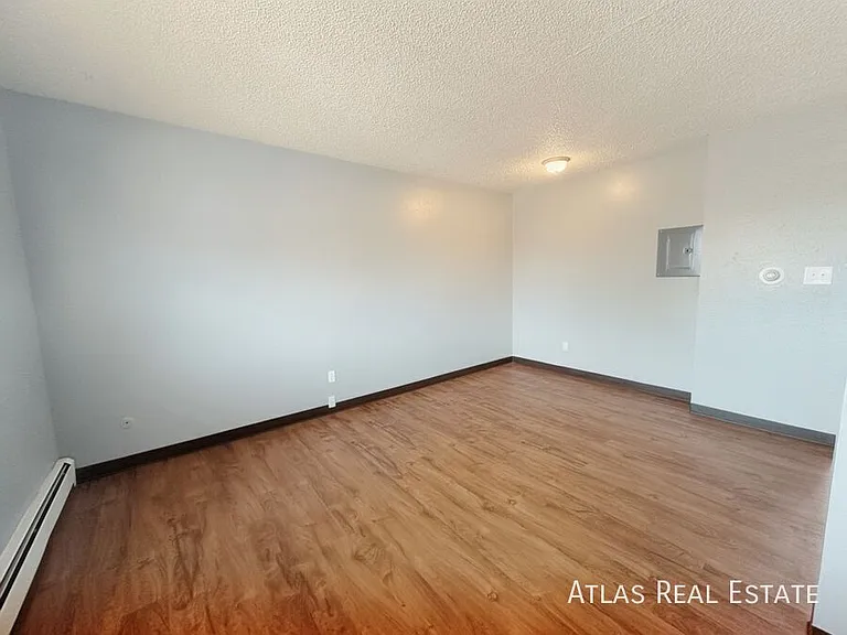 1931 Henderson Ave #12 — Photo 11