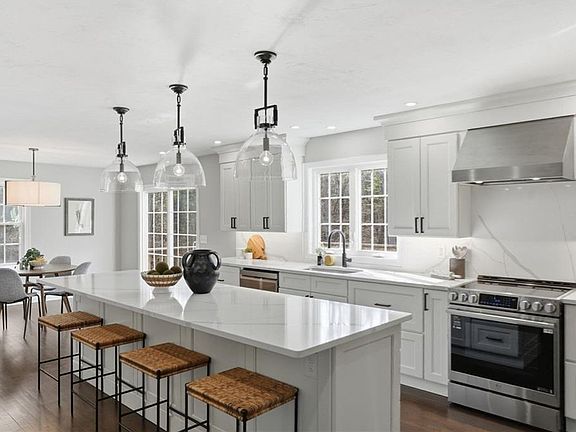 5th image of 139 Rocky Hill Rd