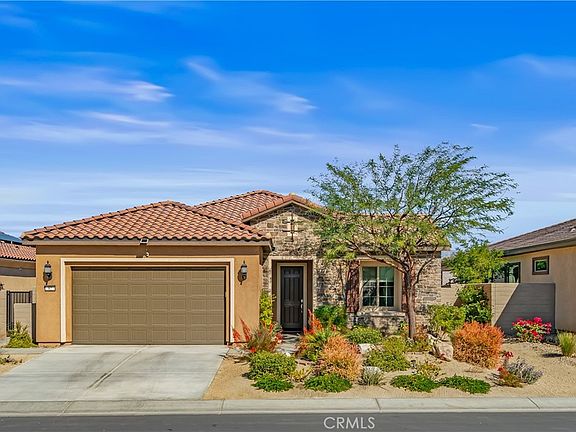 2nd image of 82 Prosecco