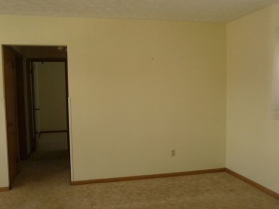 4th image of 716 N Union St