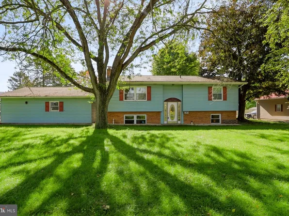 1282 Doruss Dr, Bellefonte, PA 16823