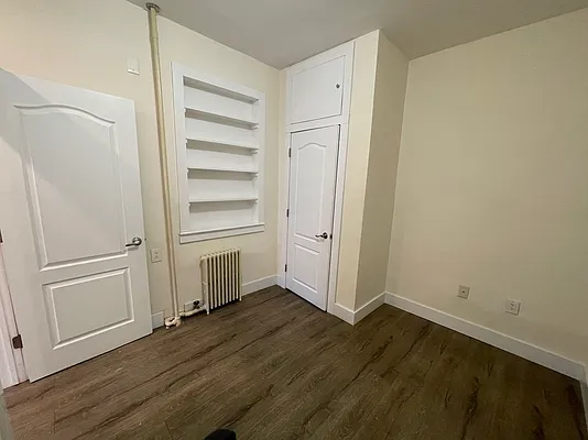 Rented by Metropolis International Realty Inc. | media 11