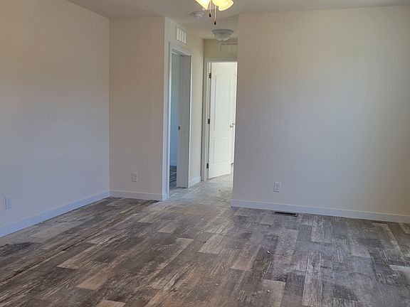 2nd image of 38000 Le Chateau Blvd #558