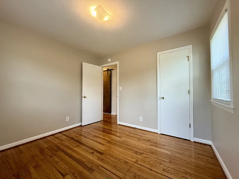 815 McNeil St — Photo 2