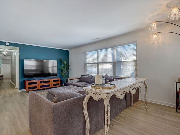 5th image of 4501 Crittenden Ave