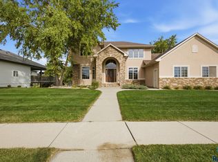 2612 S Camden Ave, Sioux Falls, SD 57106