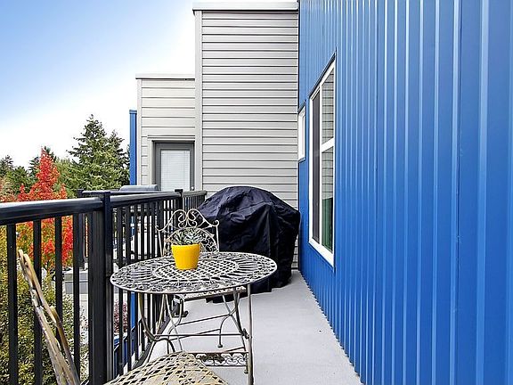Spacious deck. 