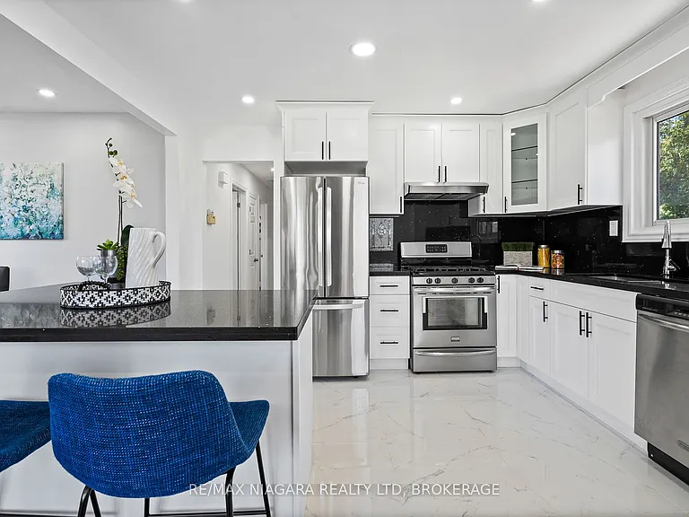 8235 Paddock Trail Dr #UPPER — Photo 7