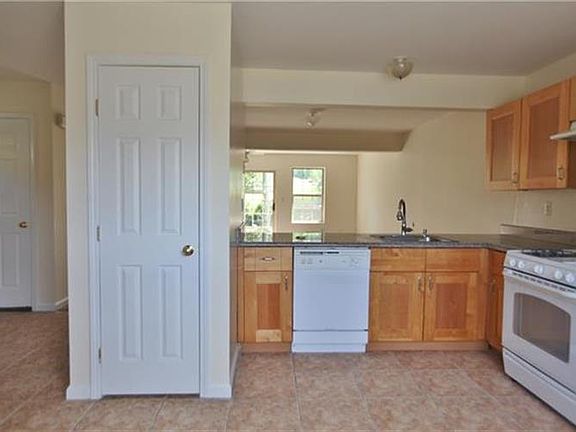 4th image of 1 Westfield Ct #8