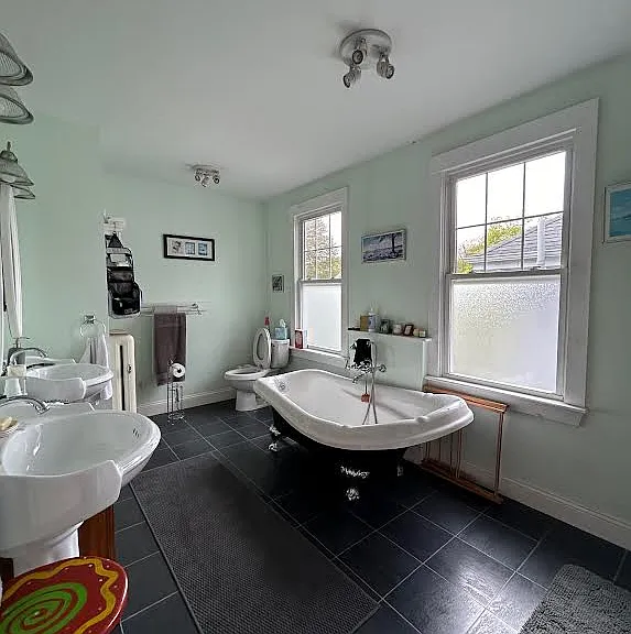 208 Prospect St — Photo 23