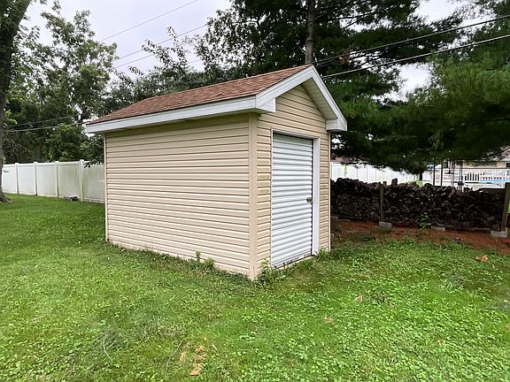 5th image of 16430 Leslie Ann Dr
