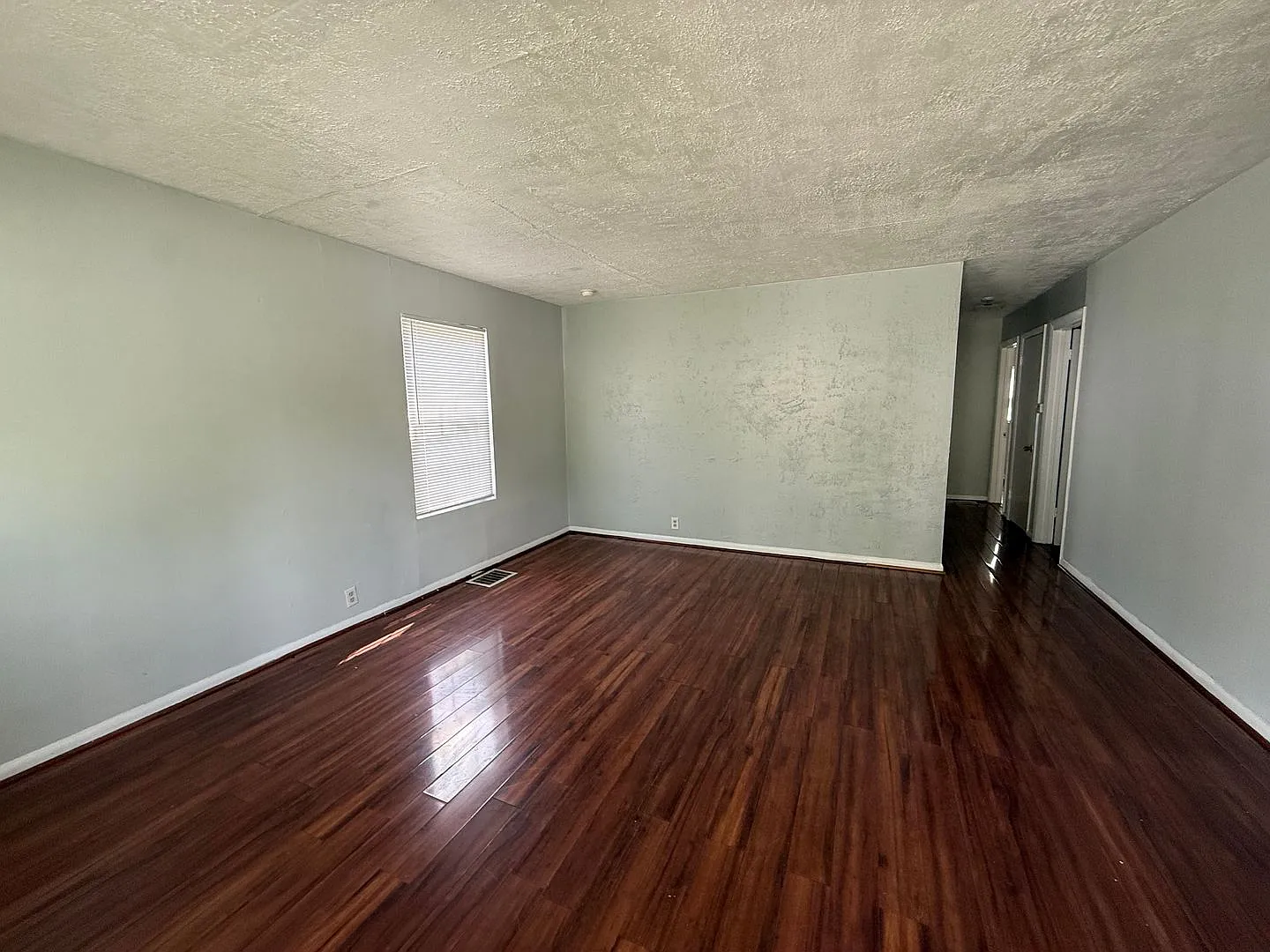 Spacious 3 Bedroom, 1 Bath Home with Basement & Large Backyard — Photo 4