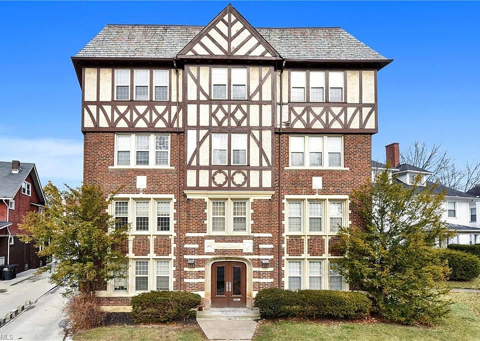 1st image of 12206 Clifton Blvd APT 33