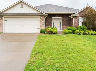 2004 Yukon Dr, Barling, AR 72923