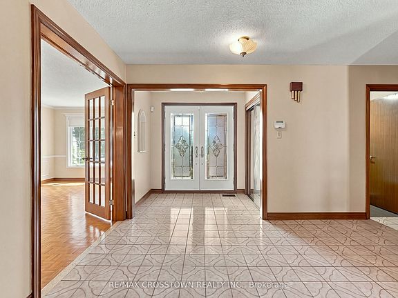 3rd image of 322 Forest Dr