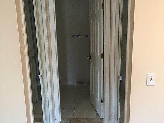 5th image of 125 Copperwood Dr