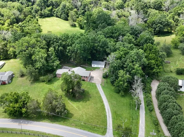 3325 Freeman Hollow Rd, Goodlettsville, TN 37072