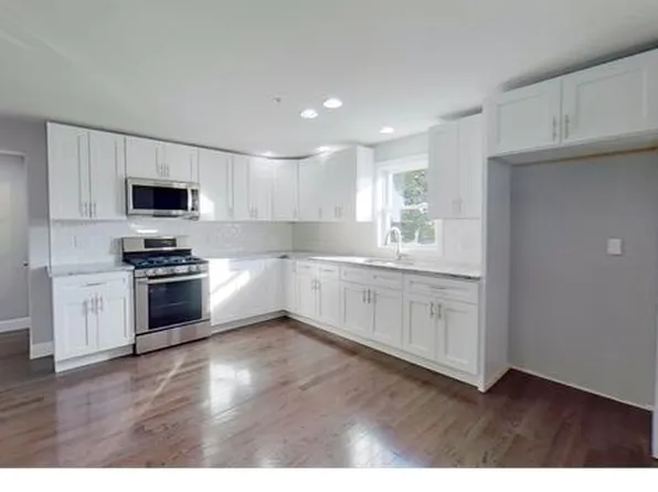 15 Leedsville St Floor 2, Dorchester, MA 02122