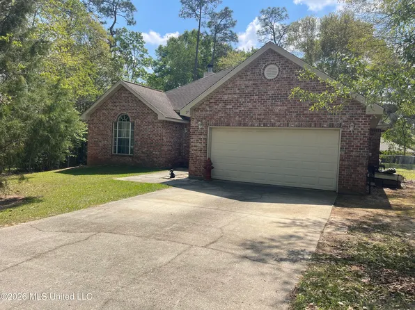 215 Ridgeview Dr, Carriere, MS 39426