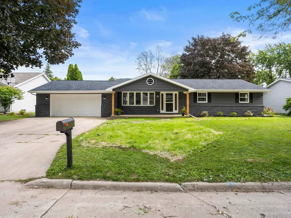 1106 N Hawthorne Dr, Appleton, WI 54915