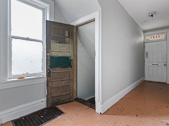 5th image of 1421 Granville Pl