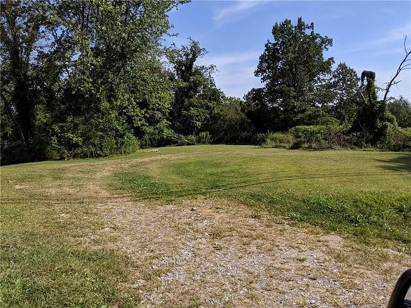 2nd image of 572 Moon Clinton Rd
