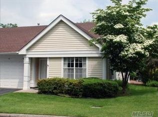 57 Glen Dr, Ridge, NY 11961