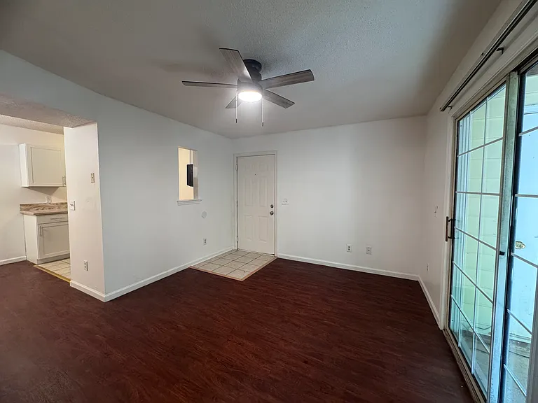 519 Mystic Dr #C — Photo 7