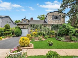 648 Longacre Ave, Woodmere, NY 11598