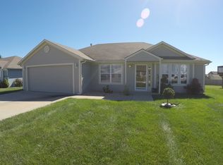 2105 Cherokee Dr, Greenwood, MO 64034