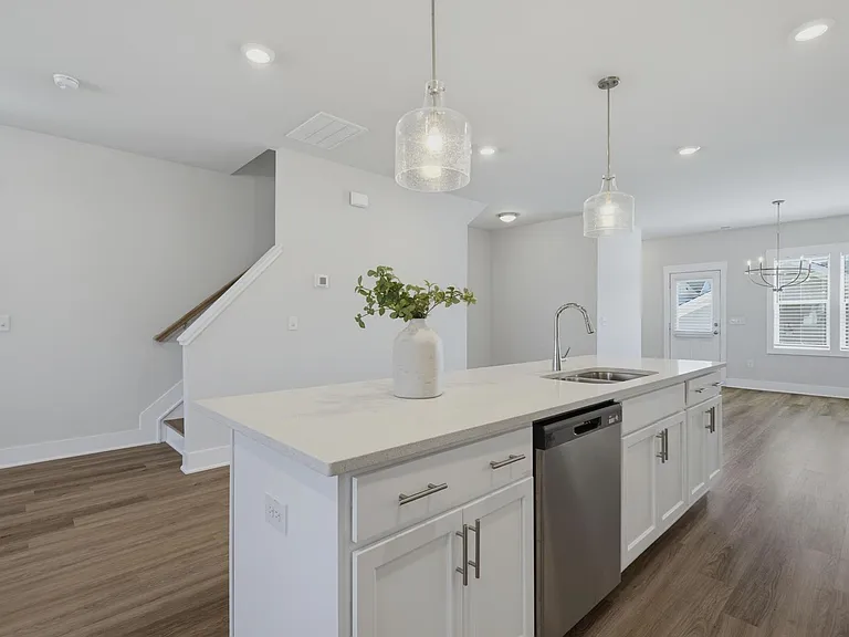 682 Vine Pkwy — Photo 5