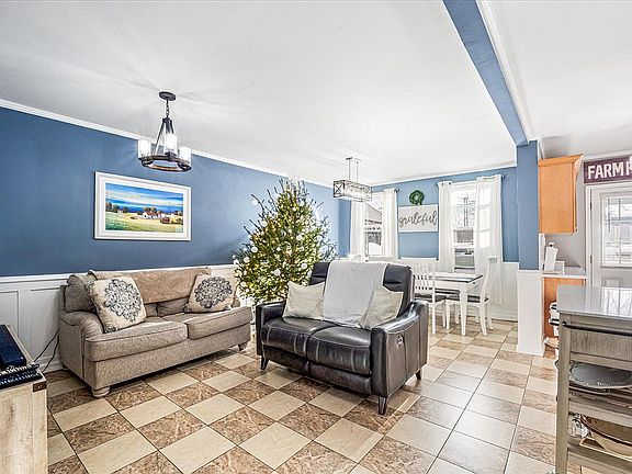 5th image of 6526 Admiral Ave