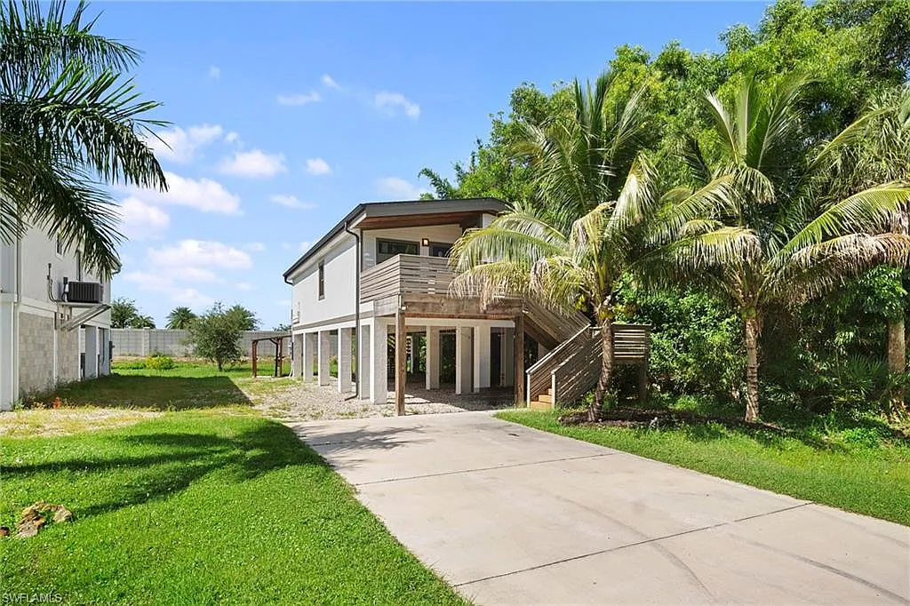3 bed, 2.0 bath, 1212 sqft, $3,100 — Photo 3